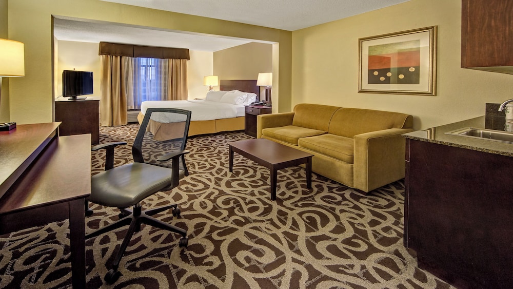 Suite, 2 Queen Beds - Photo 2