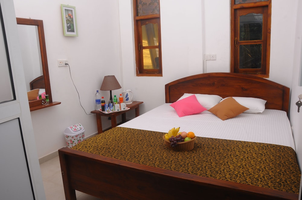 Economy Double Room Single Use, Shared Bathroom, Garden View photo 1