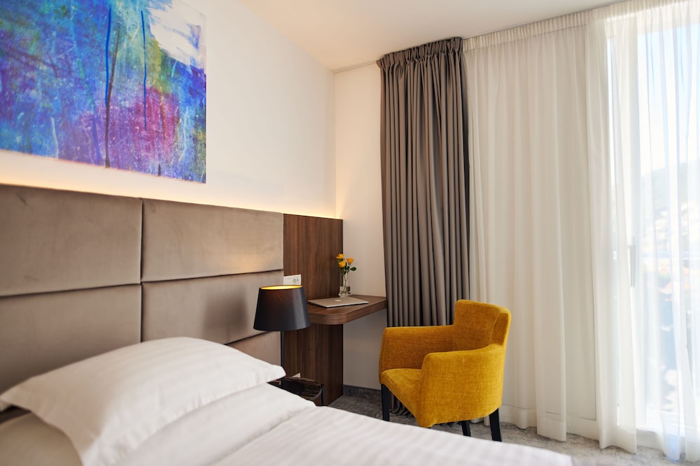 Family Triple Room, Sea View - Photo 8