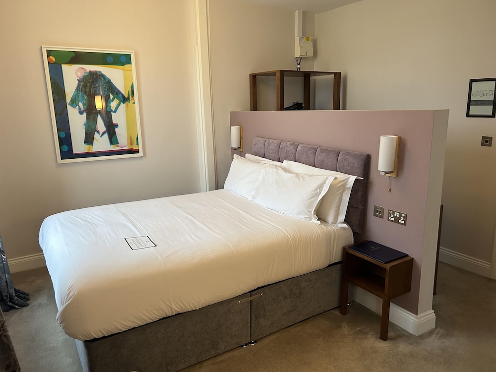 Deluxe Room With Sofa Bed photo 2