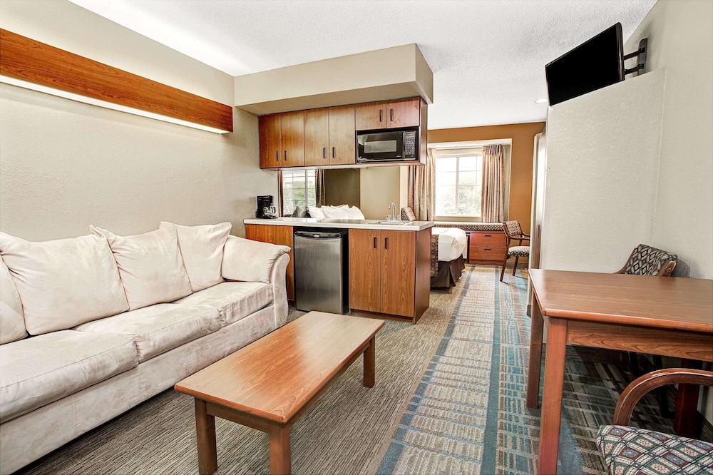 Room, Accessible photo 3