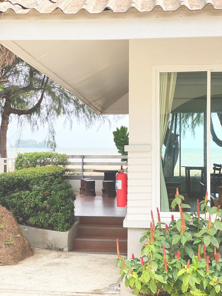 Junior Double Room, Non Smoking, Sea View photo 2