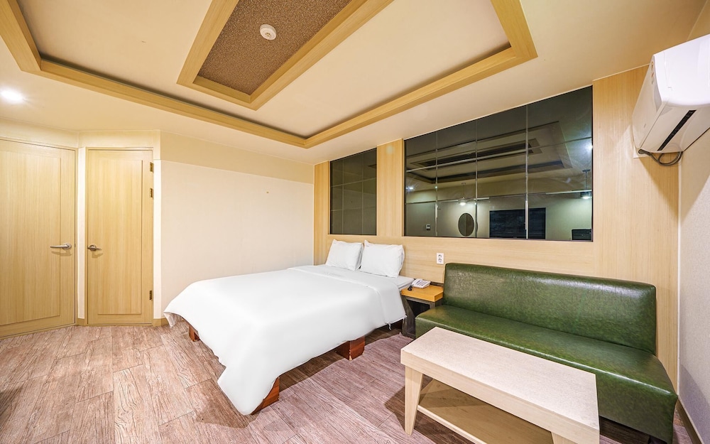 Room (Standard (Netflix Watcha TVing instal) - Photo 1
