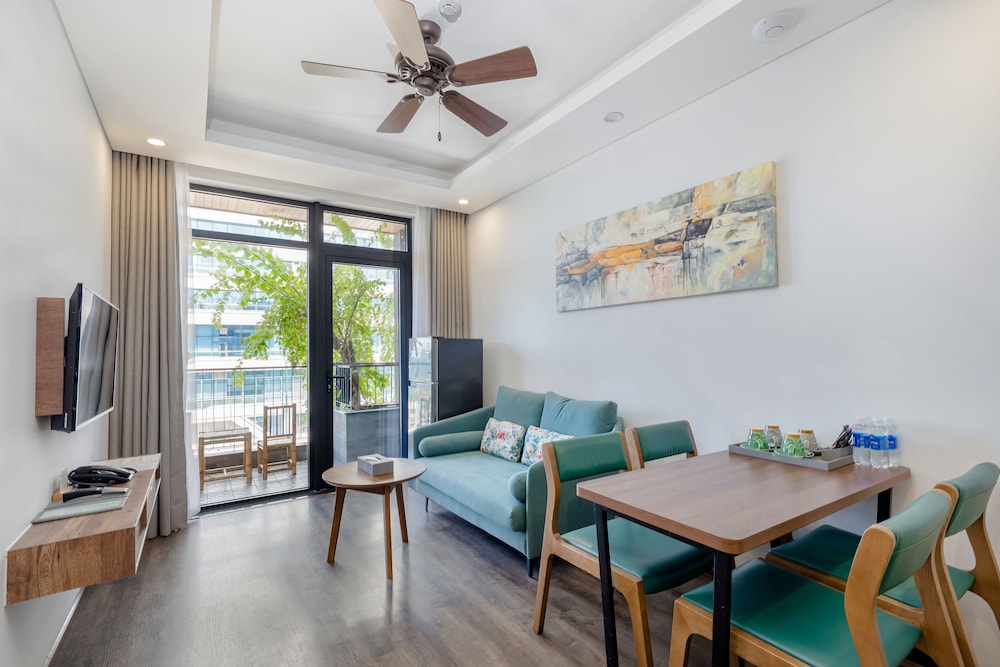 2 Bedroom Junior Apartment with Balcony City View - Photo 1