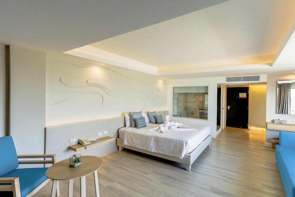 Deluxe Room - Photo 3