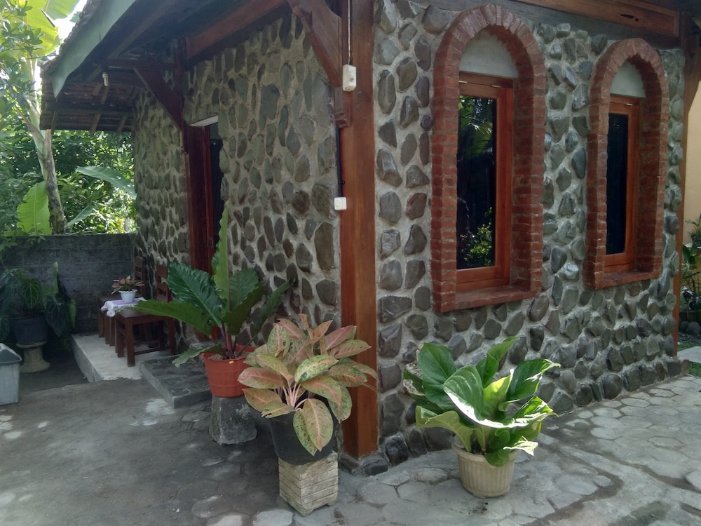 Deluxe Quadruple Room, 2 Queen Beds, Hill View photo 3