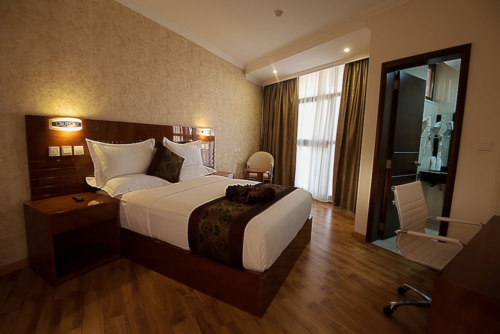 Junior Deluxe Room - Photo 5