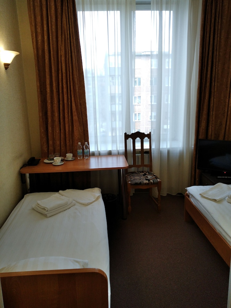 Bed in 2 bedded room photo 1