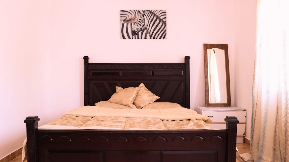 Standard Double Or Twin Room, 1 Double Bed, Non Smoking, Mountain View photo 2