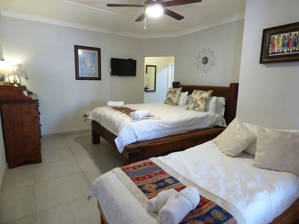 Standard Twin Room, 2 Twin Beds, Ensuite photo 1