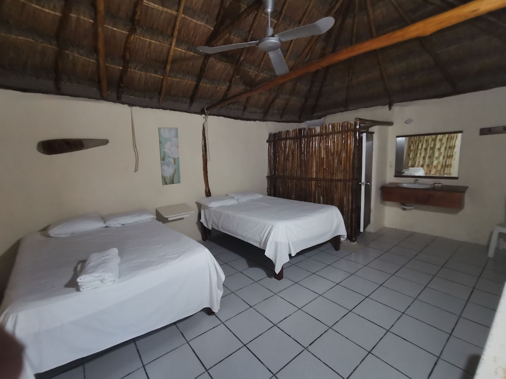 Classic Bungalow, 2 Double Beds - Photo 7