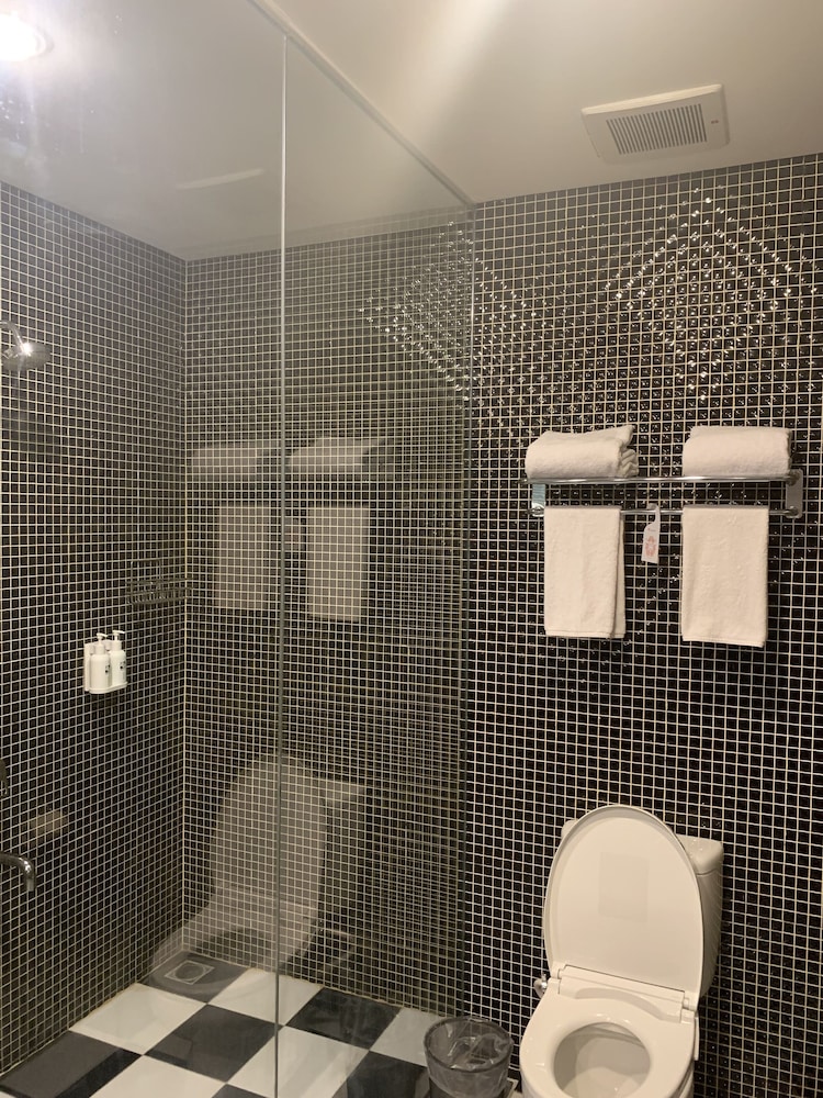 Suite Room - Photo 4