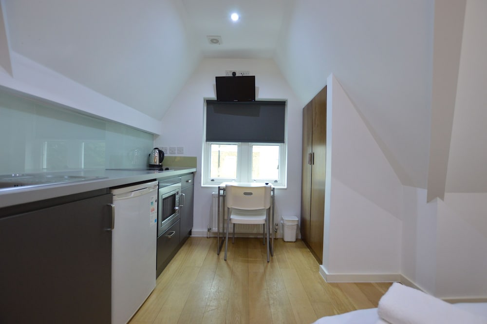 Small Studio Apartment photo 3