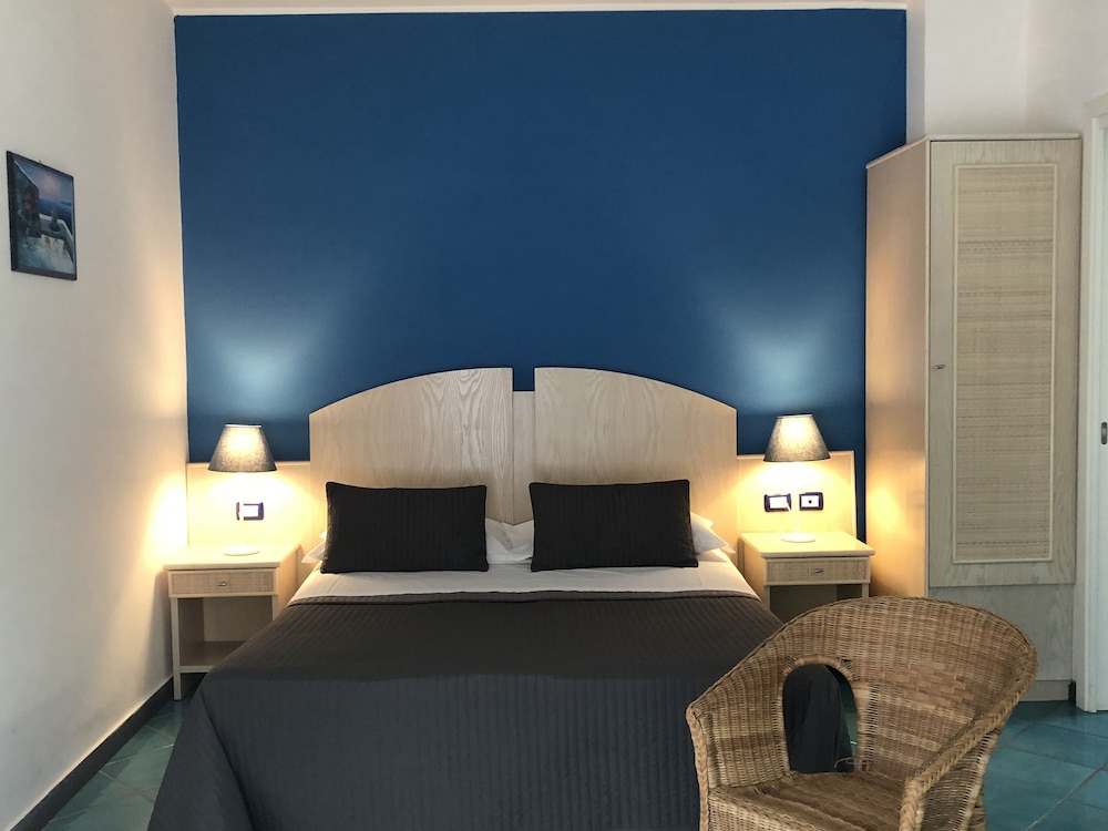 Superior Double or Twin Room - Photo 5