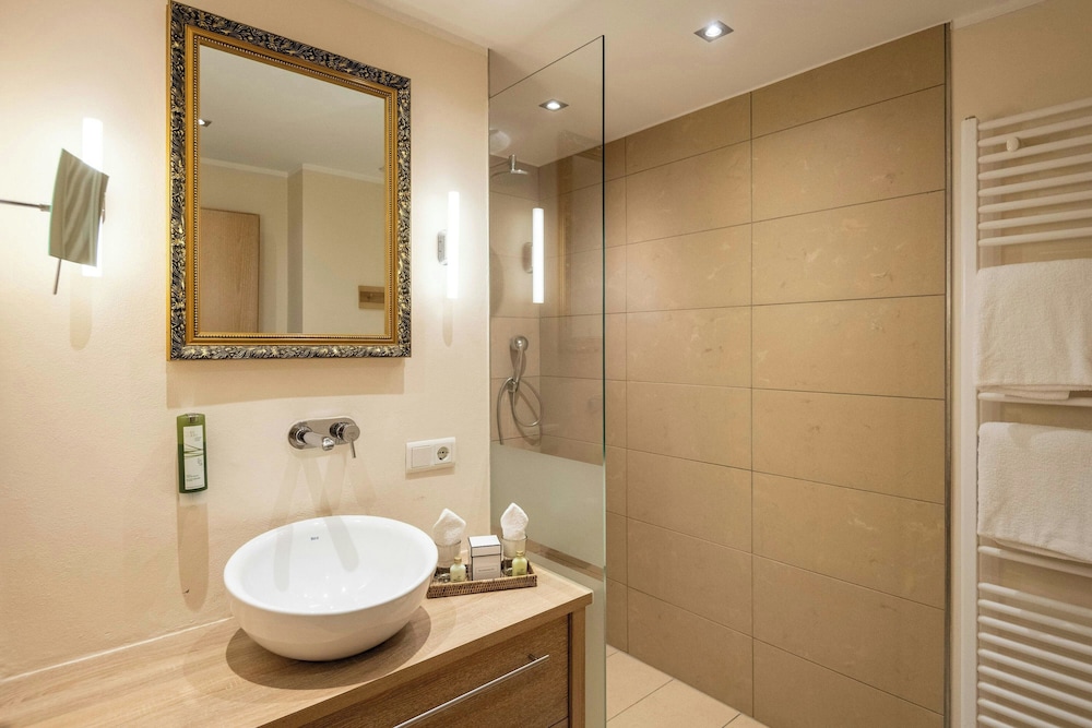 Deluxe Room, 2 Twin Beds, Garden View