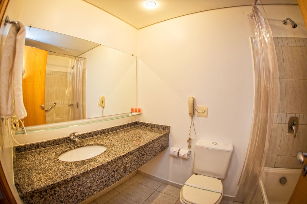 Room - Photo 2