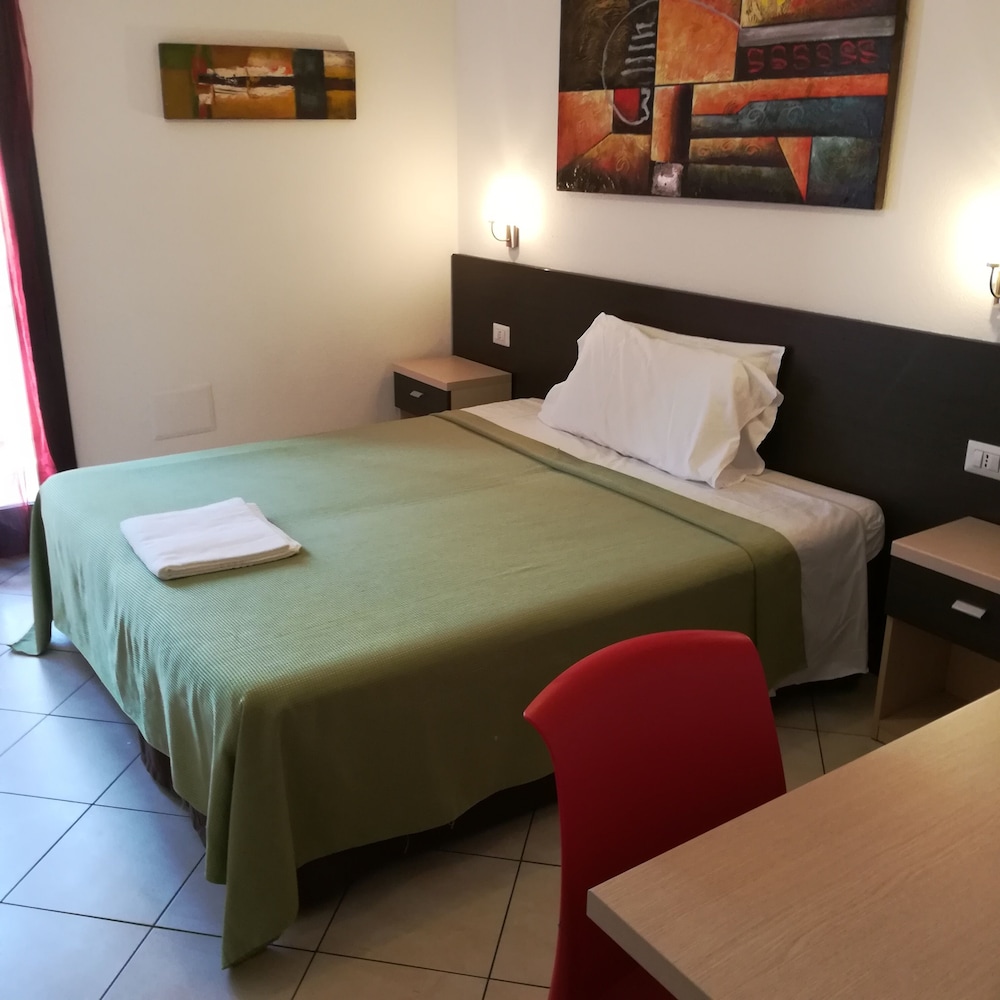 Basic Double Room Single Use, Balcony photo 3