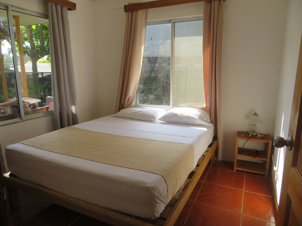House, 3 Bedrooms, Garden View photo 1