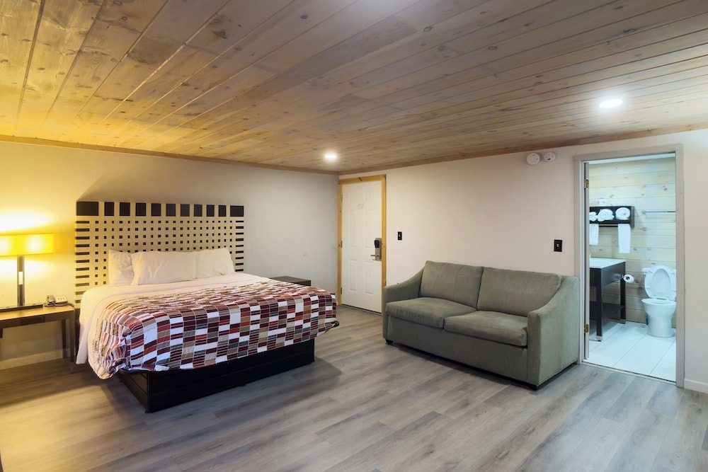 Room, 1 King Bed (with Riverfront) photo 1