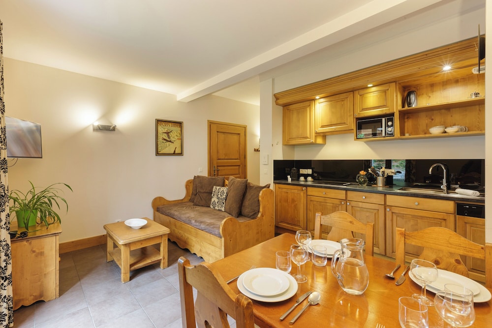 Family Apartment, Multiple Bedrooms (Vallorcine Buet 01 ski in / ski out) Family Apartment, Multiple Bedrooms (Vallorcine Buet 01 ski in / ski out)