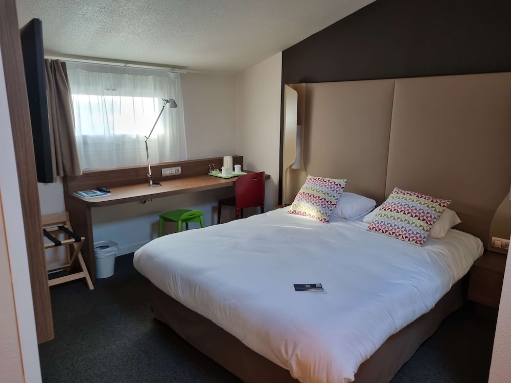 Standard Room, 2 Double Beds - Photo 4