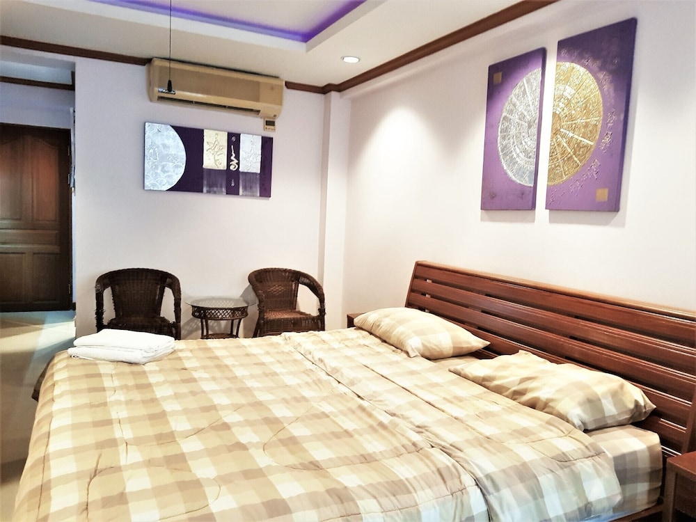 room photo