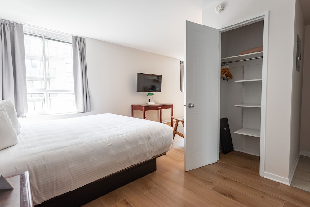 Superior Room, 1 King Bed - Photo 5
