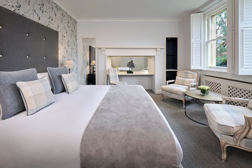 Luxury Room, 1 King Bed, Garden View photo 3