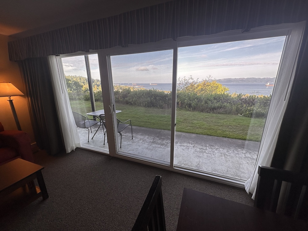 King View Suite (No Pets) photo 2