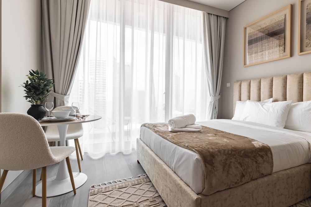 Luxury Studio, 1 Queen Bed, Non Smoking photo 1