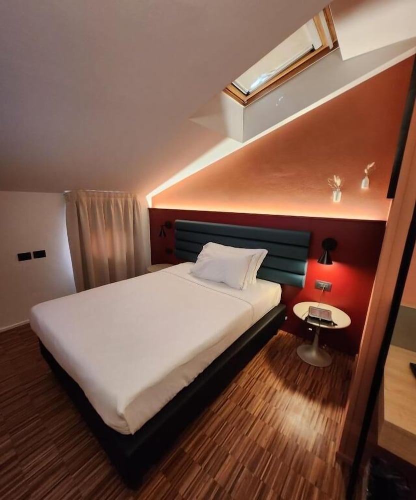 Comfort Room - Photo 2