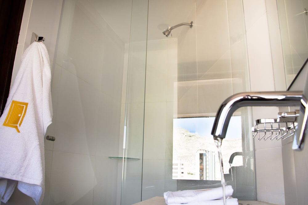 Deluxe Twin Room, 2 Twin Beds, City View photo 2