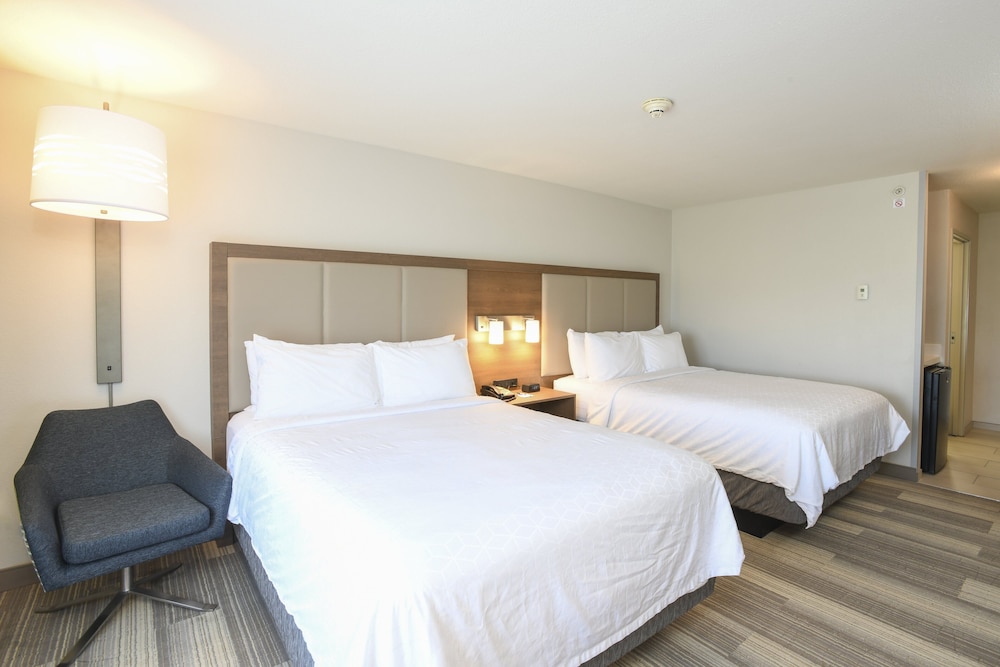 Suite, 2 Queen Beds, Accessible (Mobility, Accessible Tub) - Photo 3