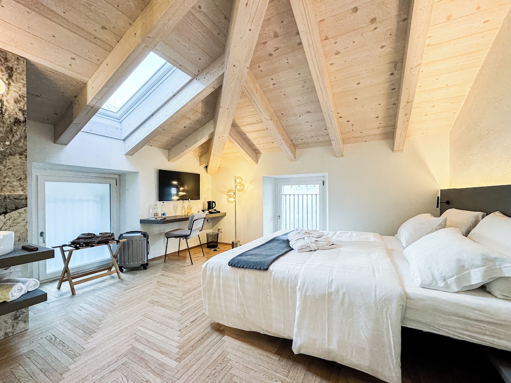 Superior Double Room, Lake View