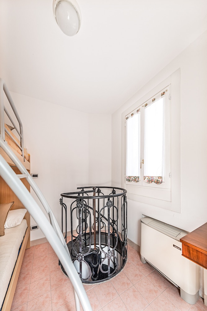 Classic Apartment, City View