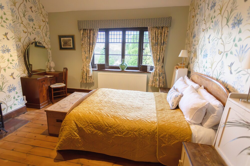 Standard Double Room, 1 Double Bed, Private Bathroom, Lake View (Russell) photo 1