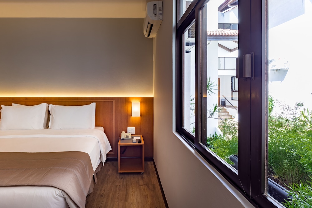 Deluxe Double or Twin Room photo 2