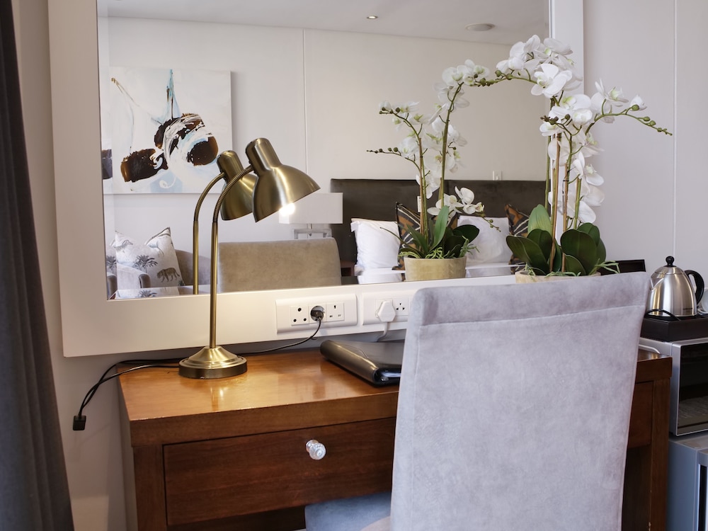Classic Double Room, 1 King Bed, Mountain View - Photo 2
