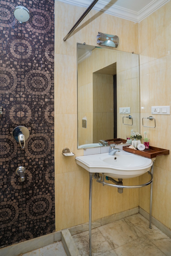 Signature Room - Photo 4