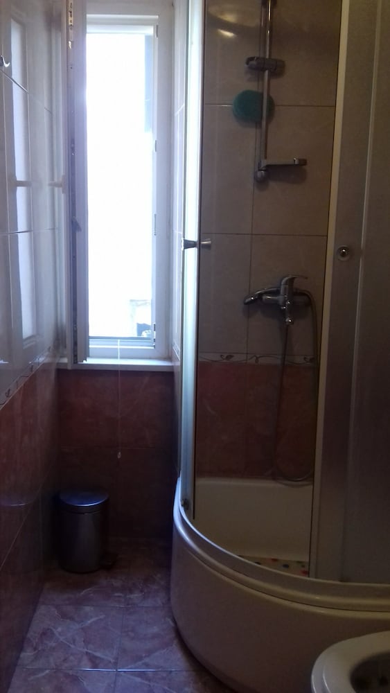 Standard Double or Twin Room (R1) - Photo 4