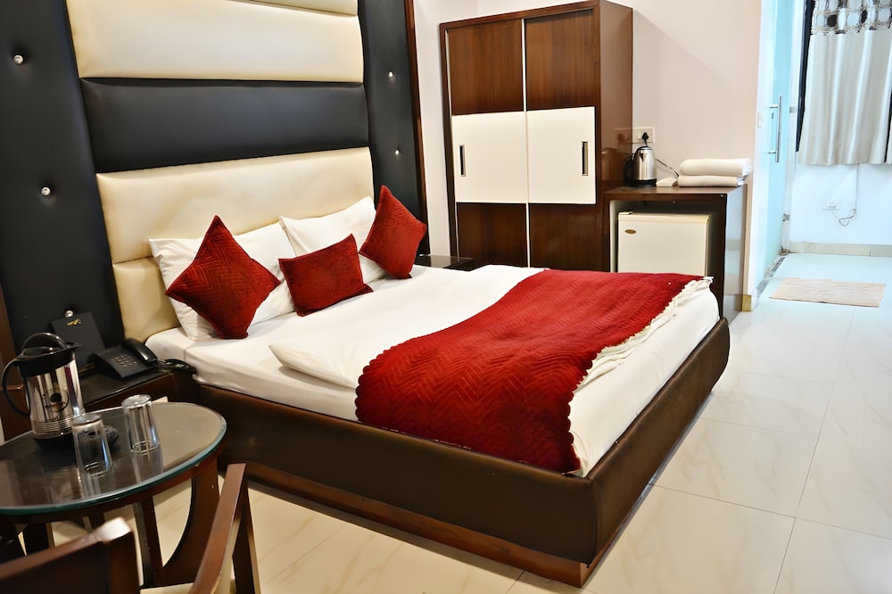 Deluxe Room, 1 Queen Bed - Photo 8