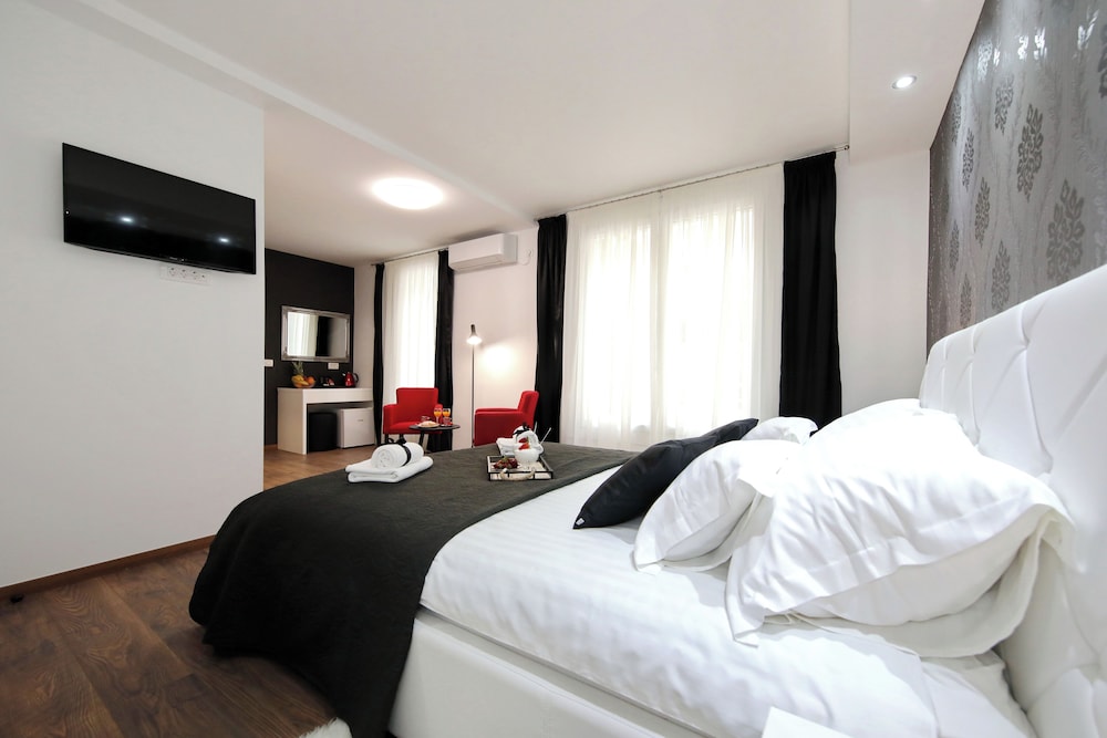 Superior Room, City View