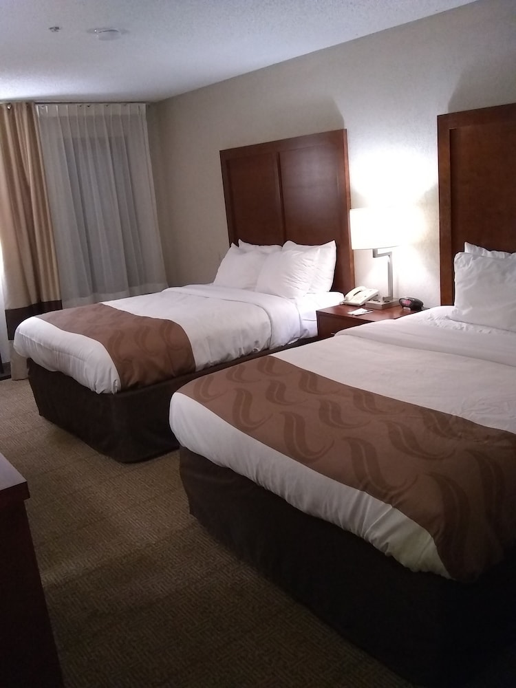 Standard Room, 2 Queen Beds, Non Smoking - Photo 4