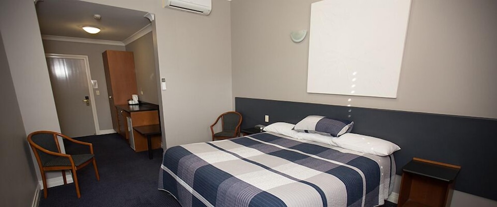 Deluxe King Room photo 2