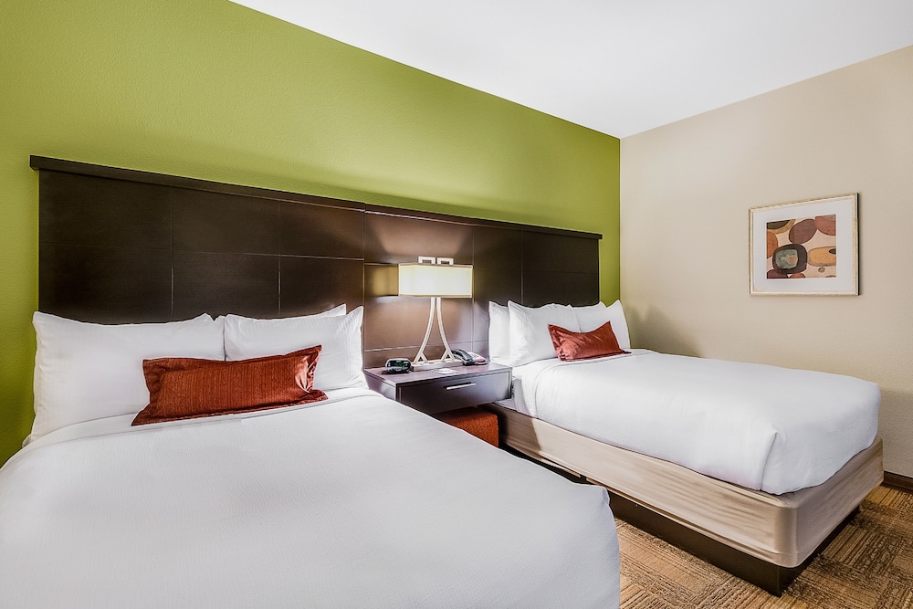 Suite, 2 Bedrooms, Kitchen (1 King and 2 Double Beds) photo 3