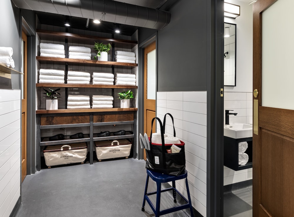Standard Room, Multiple Beds (Bath down the hall) thumbnail 6