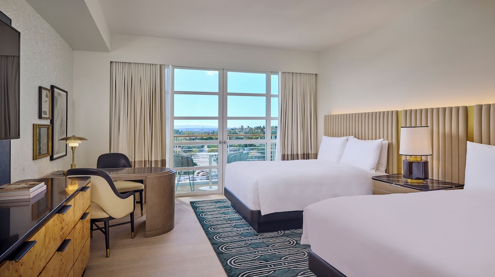 Premier Room, 2 Queen Beds, Accessible (Mobility, Roll-In Shower)
