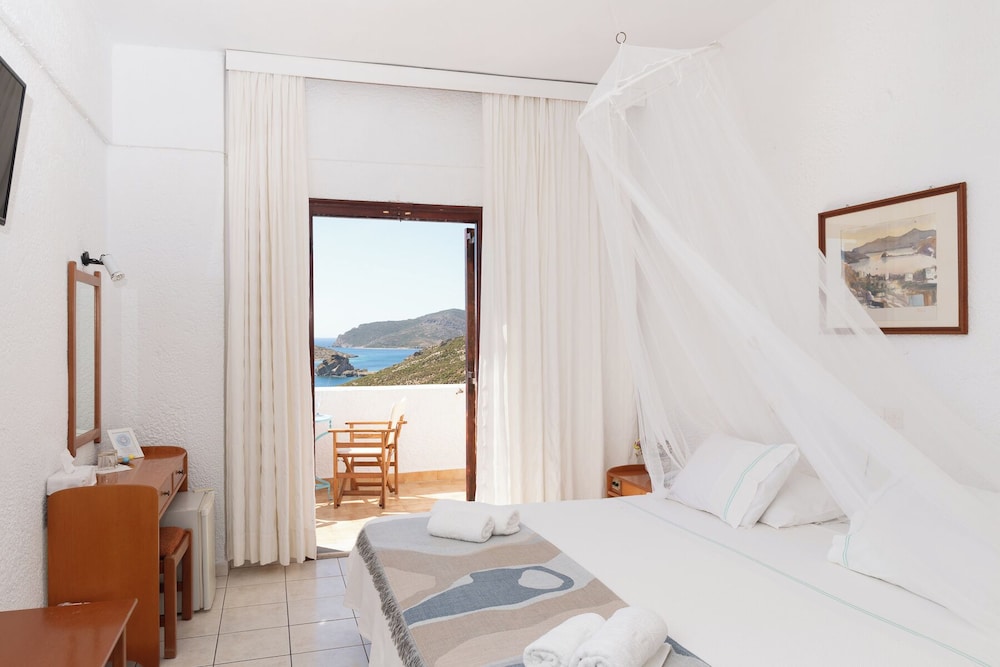 Double or Twin Room, Sea View - Photo 7