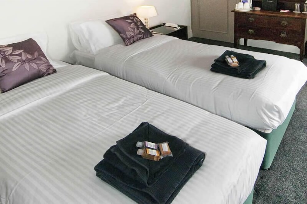 Standard Double or Twin Room, Ensuite photo 2