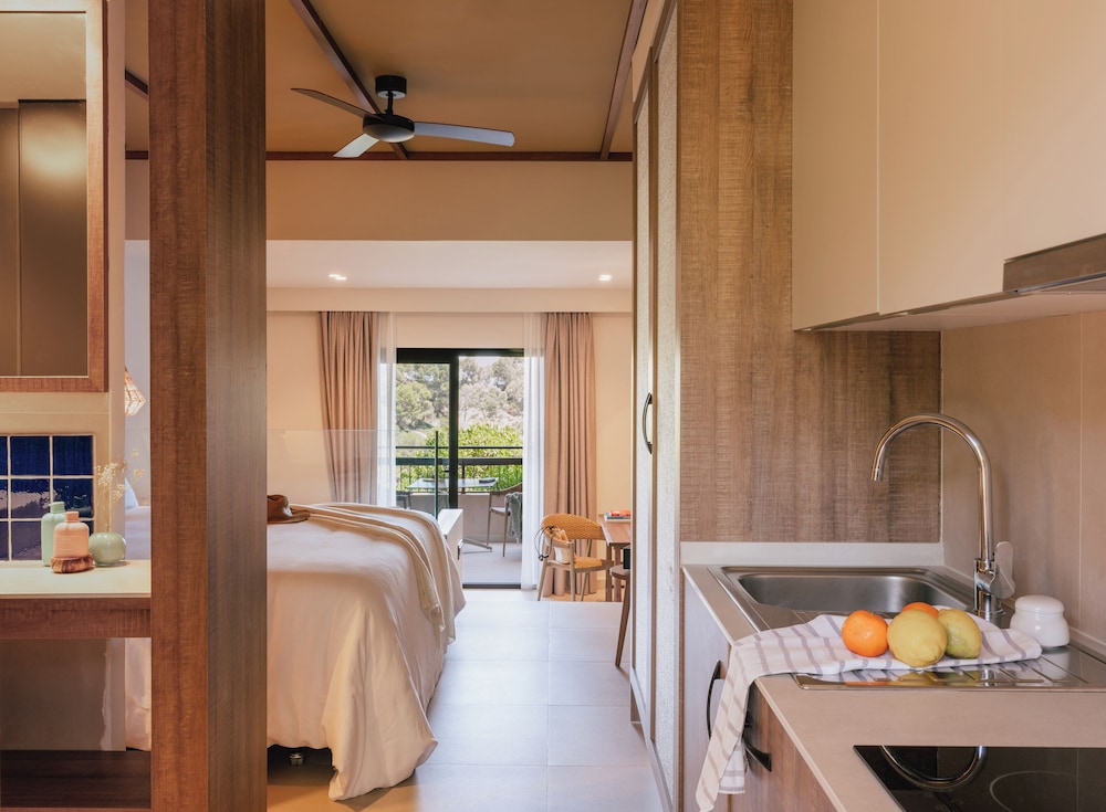 Junior Suite, Kitchen, Garden View (ZEL) - Photo 4